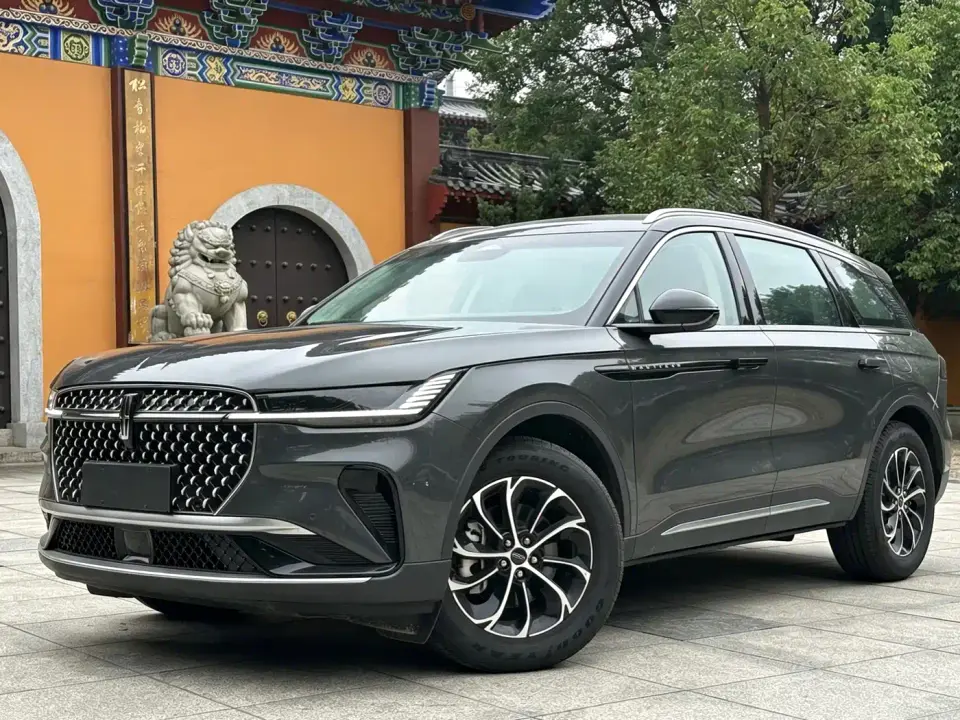 Lincoln Nautilus 2.0T FWD Launch Edition 2025