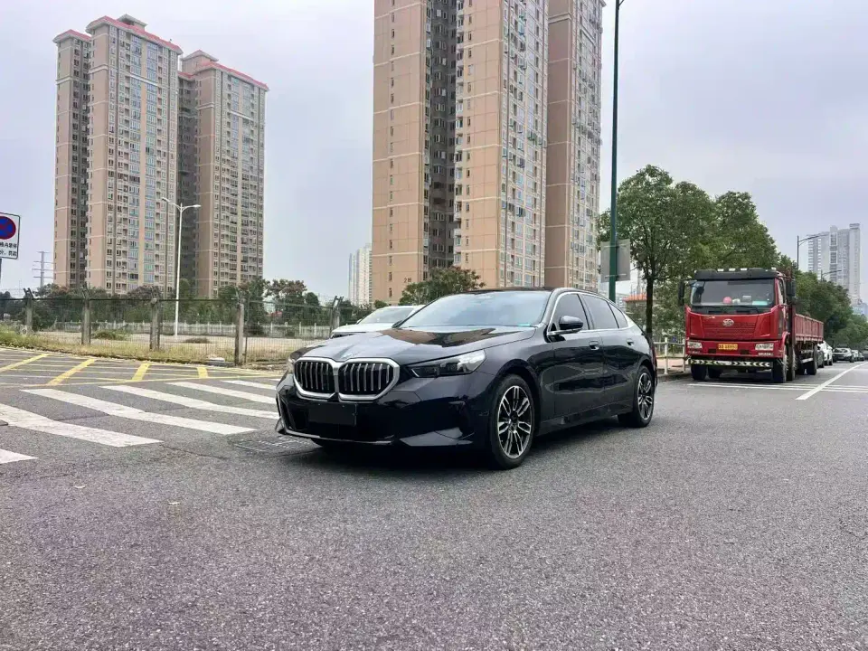 BMW 5 Series 530Li Leading M Sport Package 2026