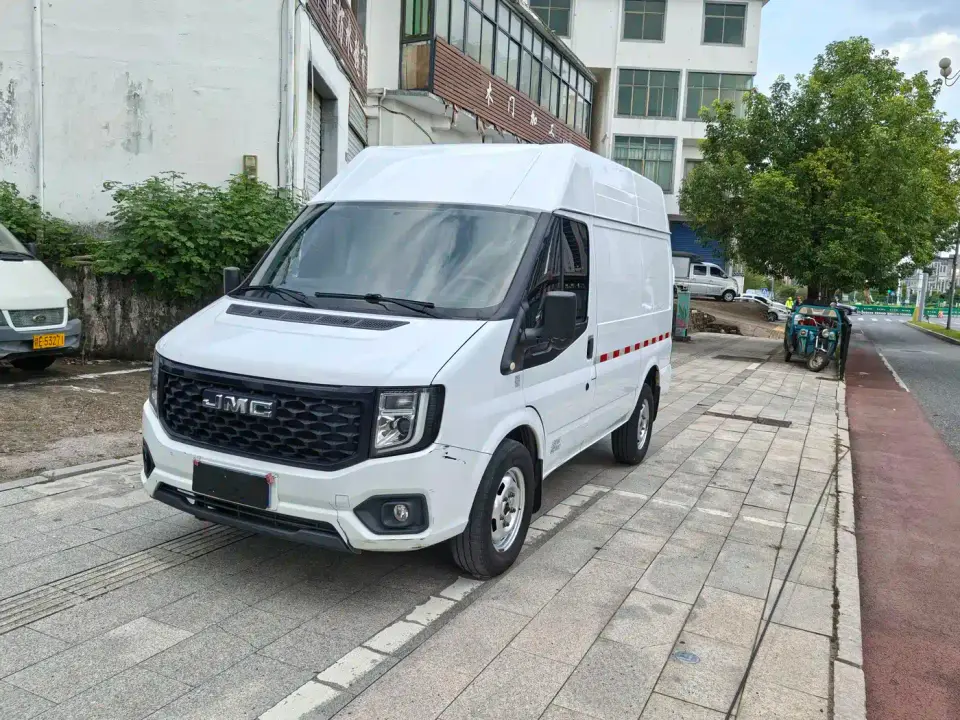 Jiangling JMC Fushun 2.0T Manual Van Medium Wheelbase High Roof 3-seater 2023