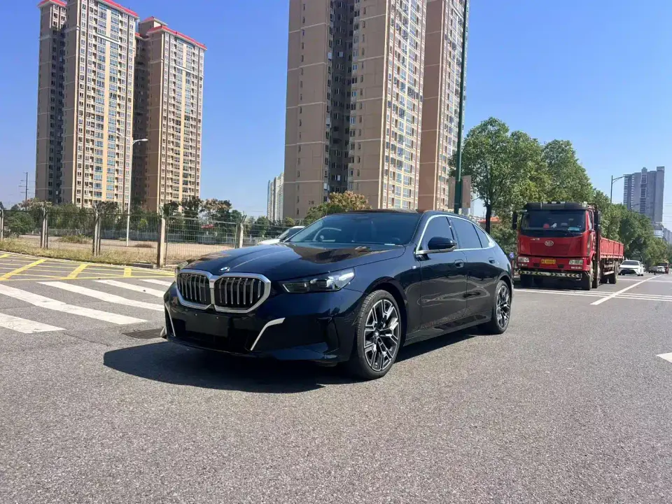 BMW 5 Series 530Li Leading M Sport Package 2025