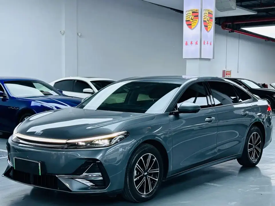 Geely Galaxy Galaxy A7 EM-i 70km Luxury Edition 2025