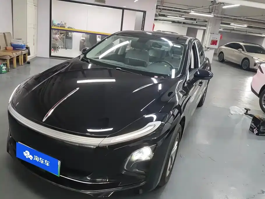 Hongqi E-QM5 610km PLUS 2026