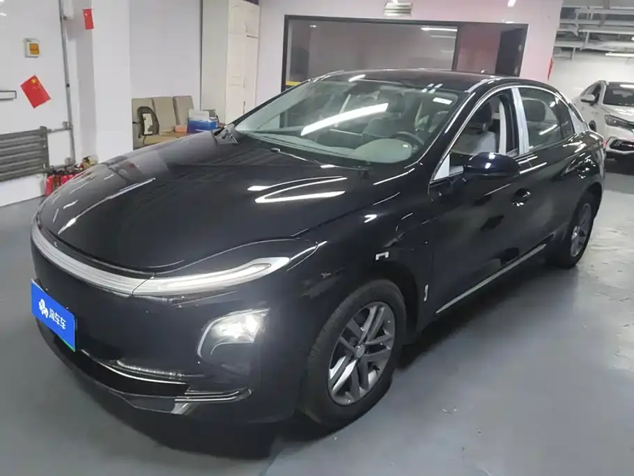 Hongqi E-QM5 610km PLUS 2026