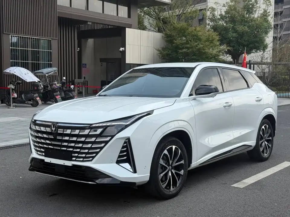 Changan UNI-Z New Energy Blue Whale Smart Electric iDD 125km Excellence Model 2025