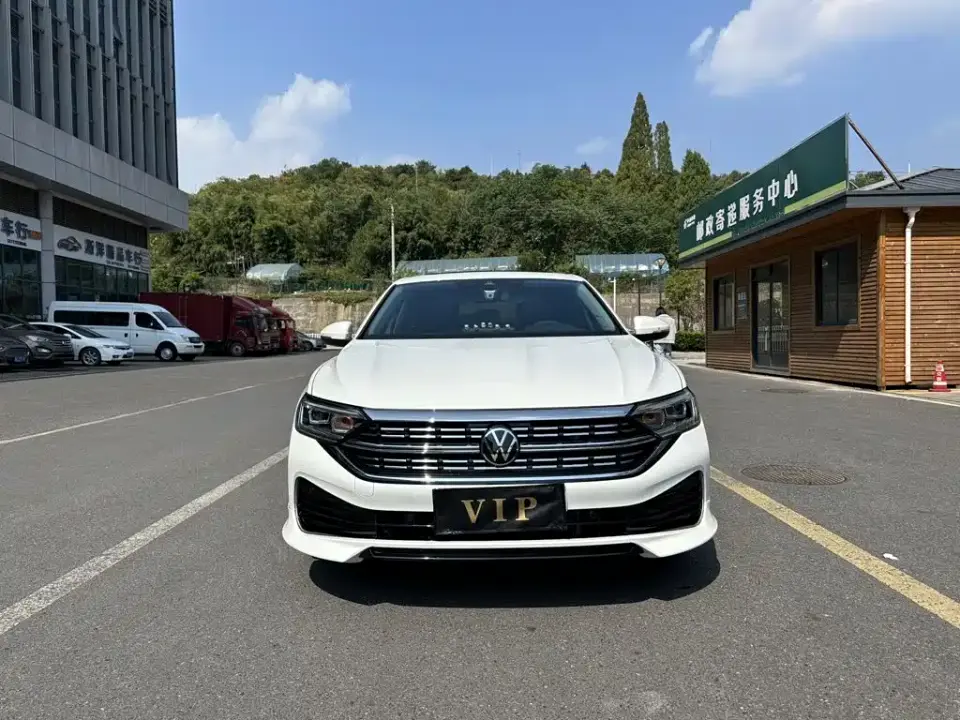 Volkswagen Sagitar 300TSI DSG Surpassing Edition 2023