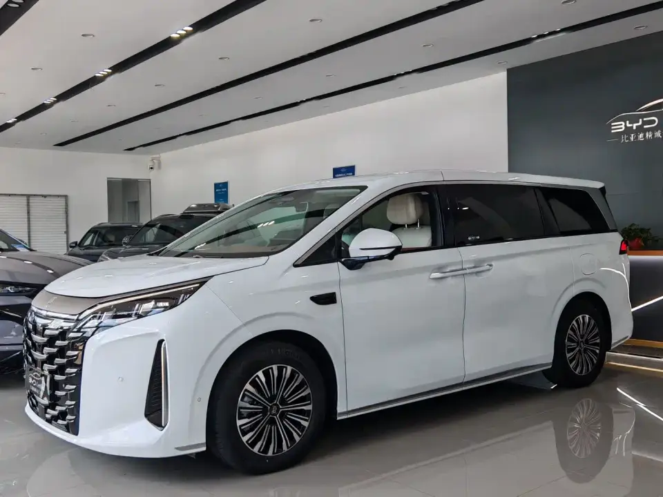 BYD Xia DM-i 1.5T 180km Surpass Edition 2025