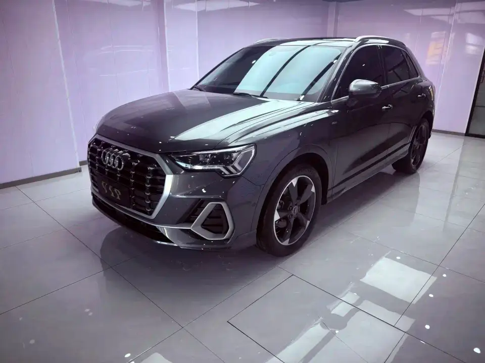 Audi Q3 35 TFSI Fashion Dynamic (1.4T) 2023