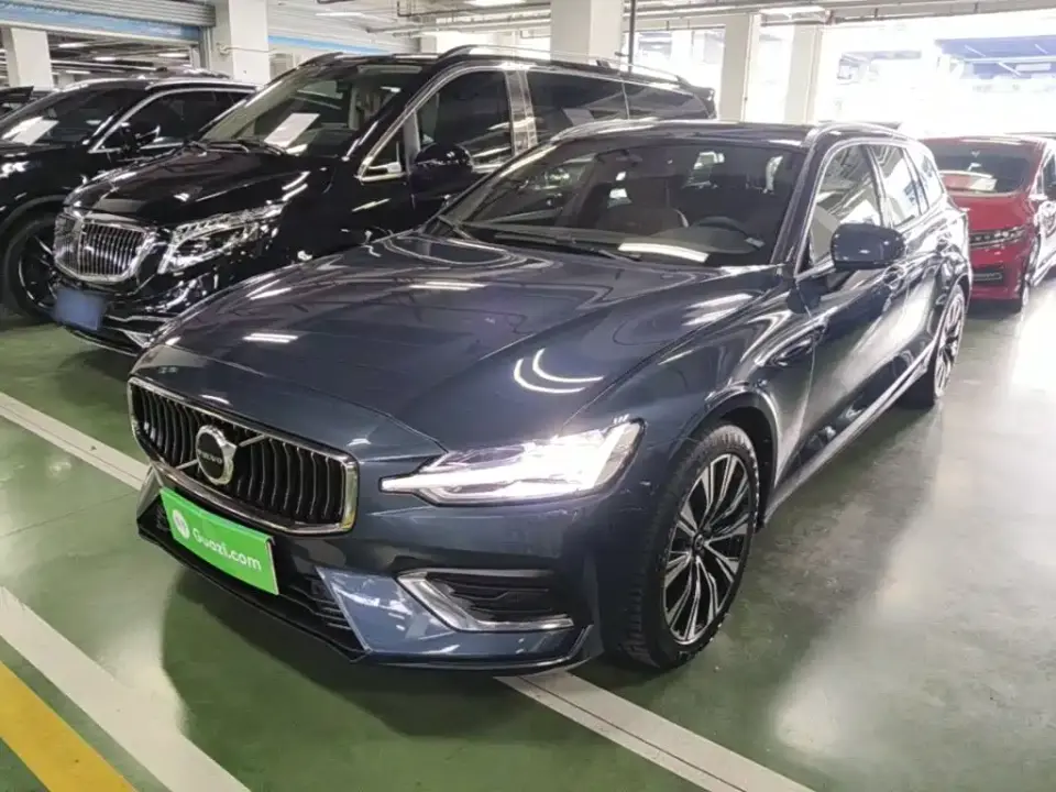 Volvo V60 B5 Smart Premium Luxury Edition 2024