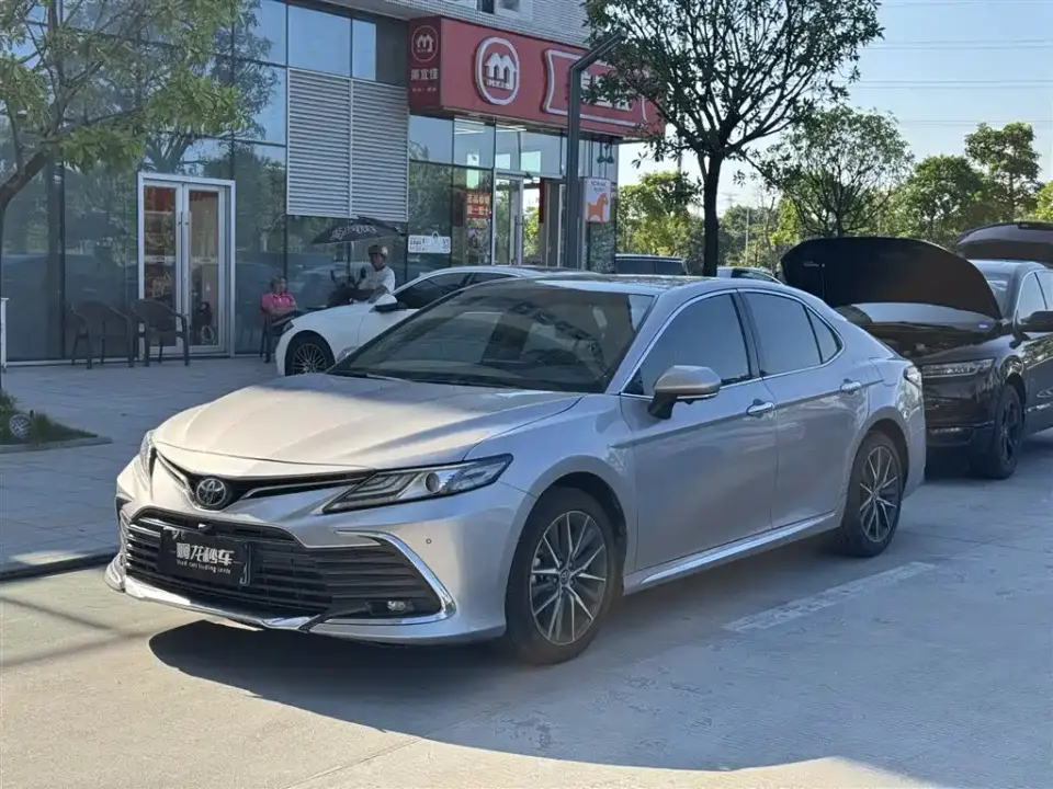 Toyota Camry 2.5G Luxury Edition 2023
