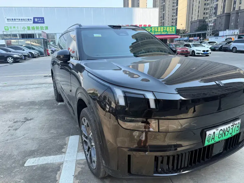 Lynk & Co 900 2.0T Ultra 2025