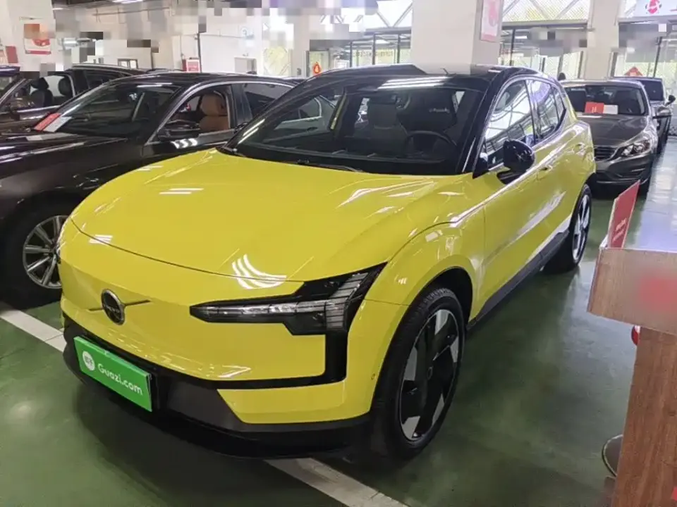 Volvo EX30 RWD Long Range Ultra 2024
