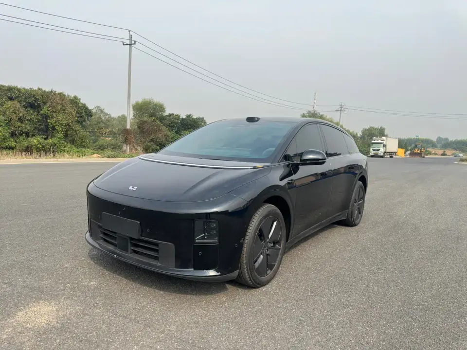 Li Auto i6 2WD Base Model 2026
