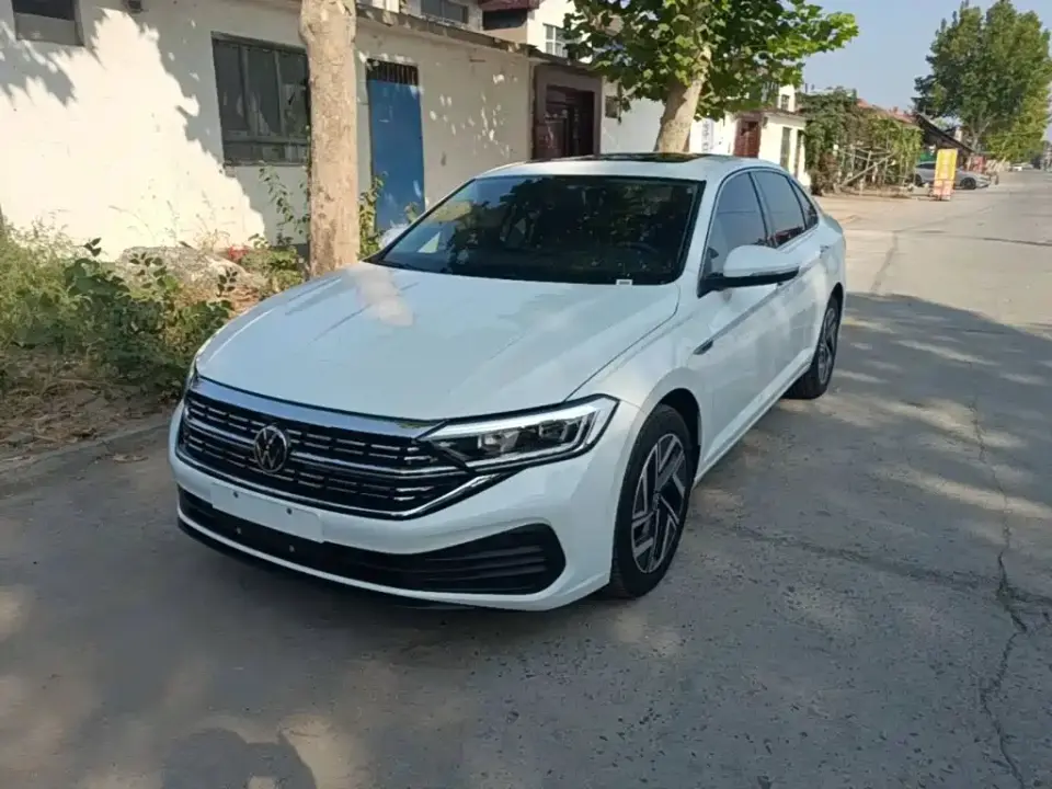 Volkswagen Sagitar Model Year 3rd Facelift 300TSI DSG Surpassing Edition 2025