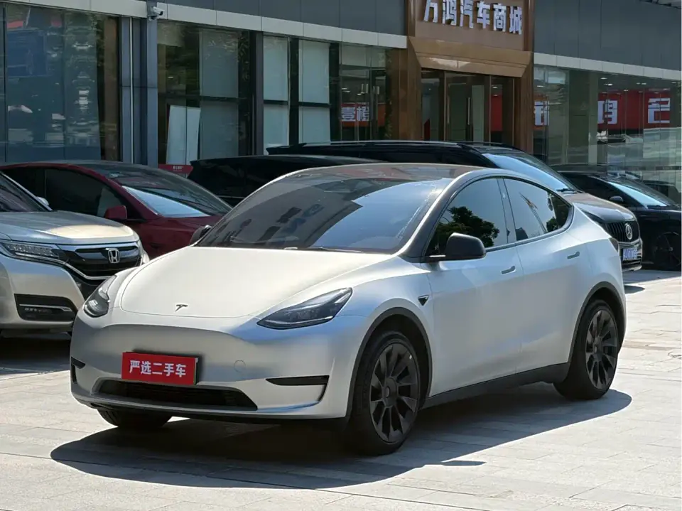 Tesla Model Y Rear-Wheel Drive Version 2024