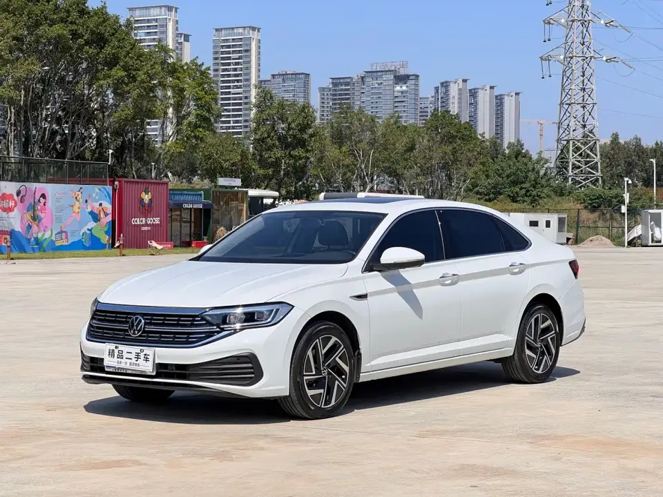 Volkswagen Sagitar Model Year 3rd Facelift 300TSI DSG Surpassing Edition 2025