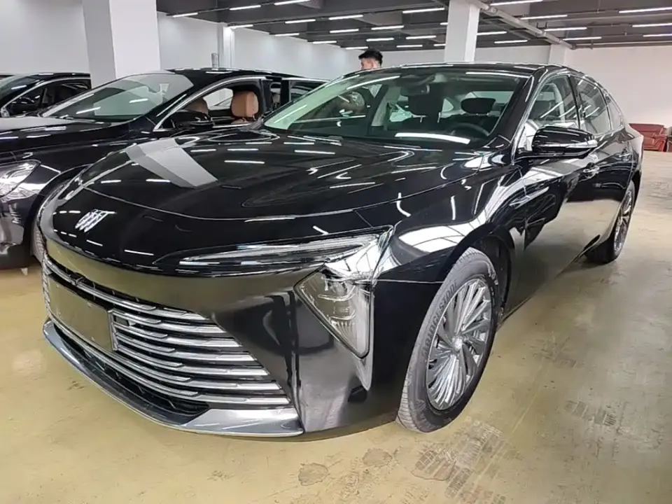 Buick LaCrosse Model 28T Platinum Edition 2025