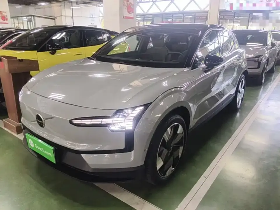 Volvo EX30 RWD Long Range Ultra 2024