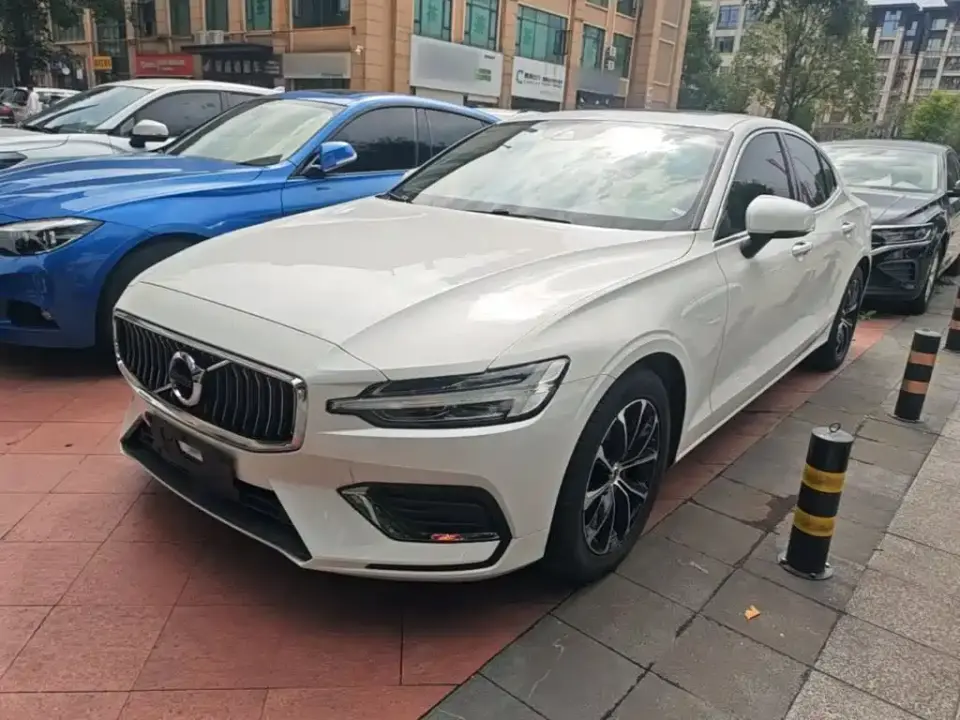 Volvo S60 B4 Smart Comfort Luxury Edition 2021