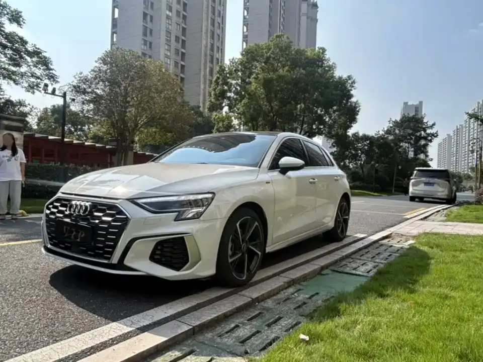 Audi A3 Model Sportback 35 TFSI Fashion Sport 2024