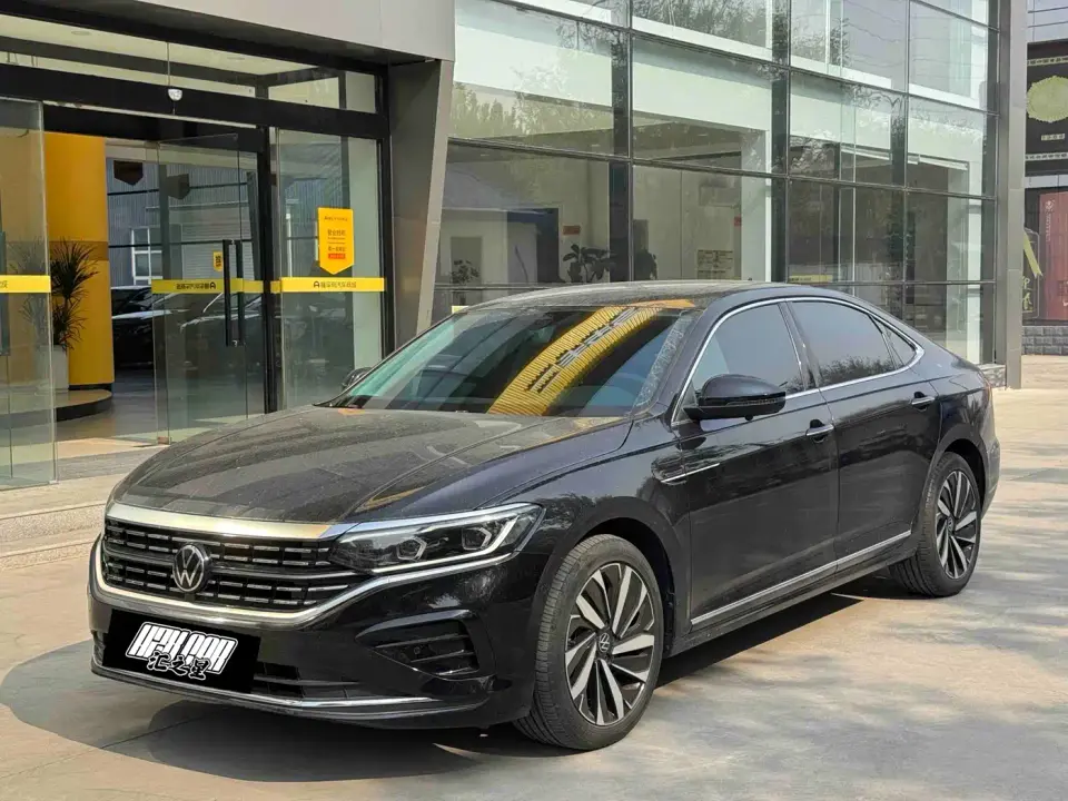 Volkswagen Passat 330TSI Luxury Edition 2022