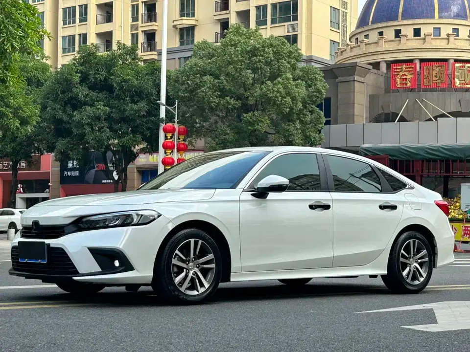 Honda Civic 240TURBO CVT Dynamic Edition 2025