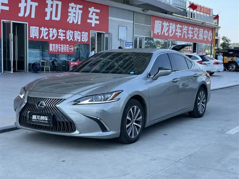 Lexus ES 200 Excellence 2021