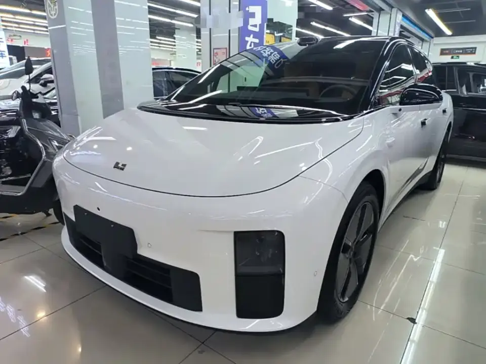 Li Auto i6 2WD Base Model 2026