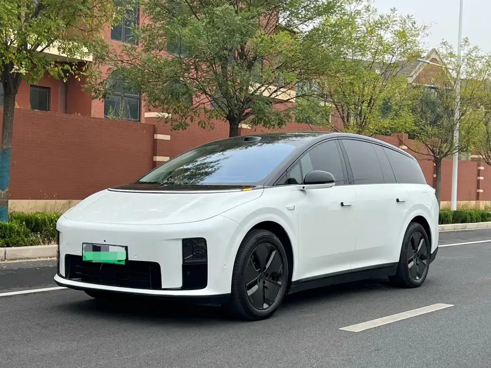 Li Auto Li i8 Standard Edition 2026