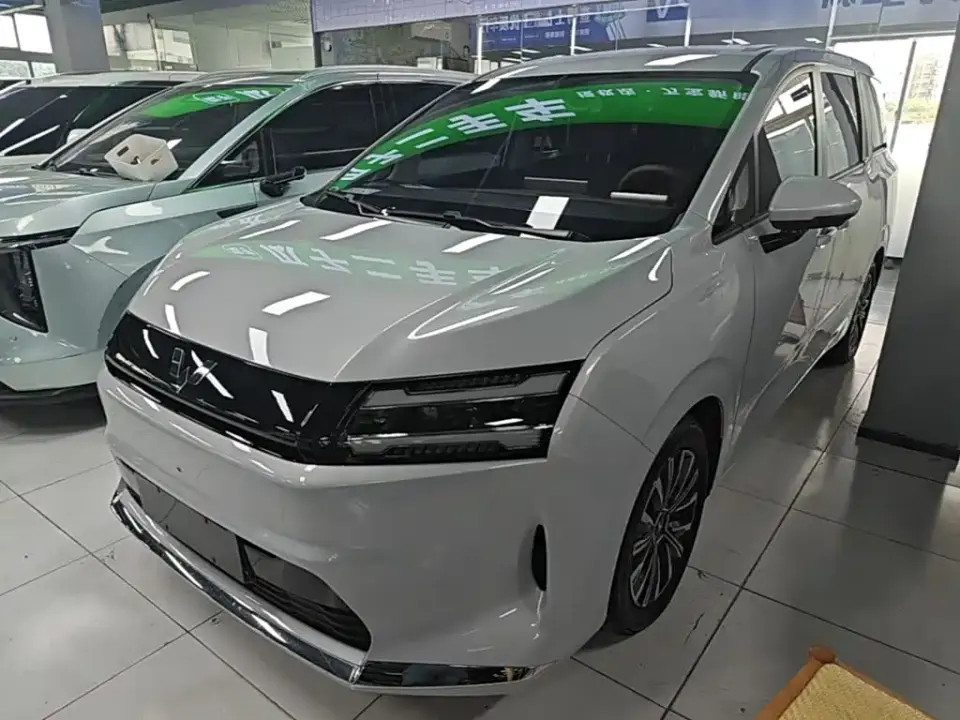 Wuling Motors Xingguang 730 New Energy Model Pure Electric Base Version 2025