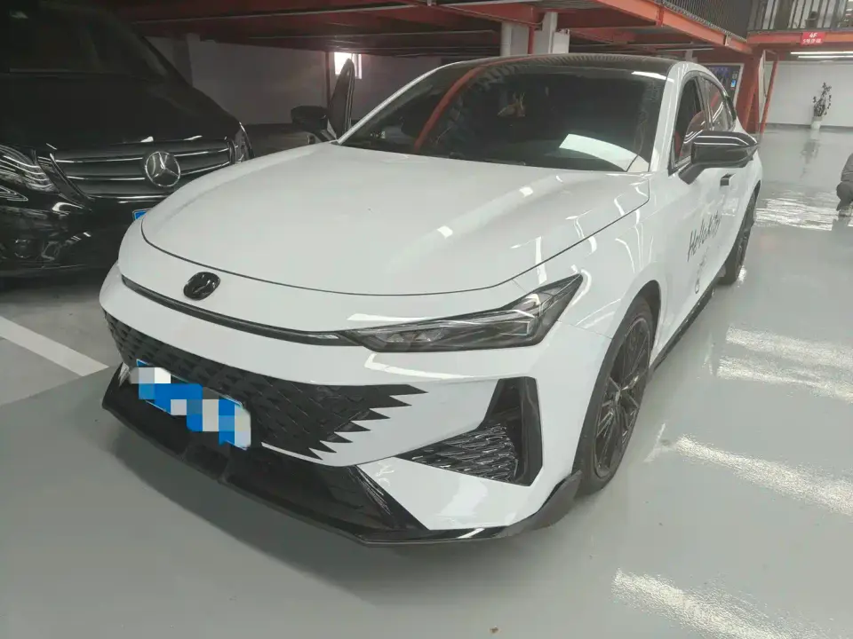 Changan UNI-V 1.5T Deluxe 2024