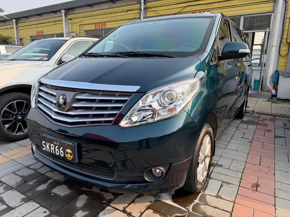 Dongfeng Fengxing Lingzhi PLUS Wagon 2.0L Manual Luxury 7-Seater 2022
