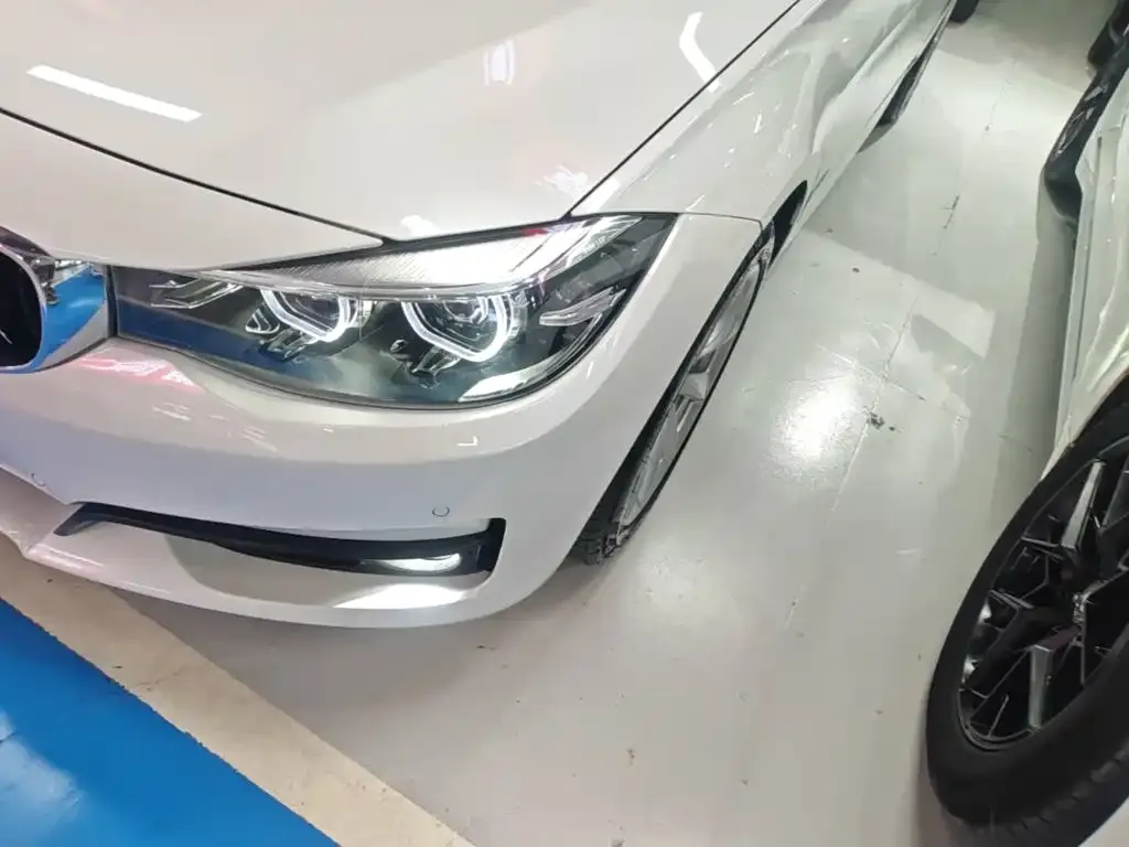 BMW 3 Series GT 320i Fashion Model 2019 — фото 24
