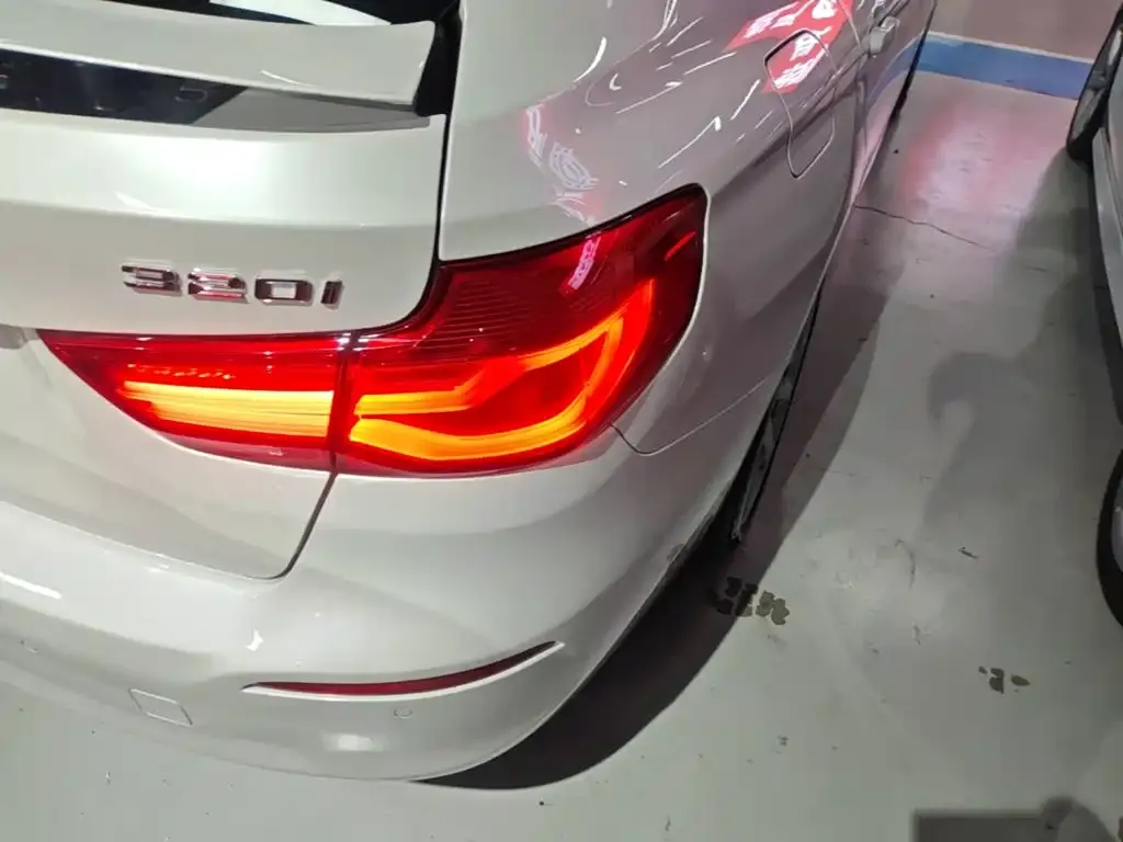 BMW 3 Series GT 320i Fashion Model 2019 — фото 8