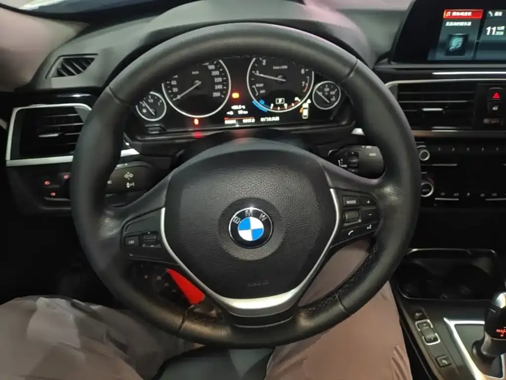 BMW 3 Series GT 320i Fashion Model 2019 — фото 11