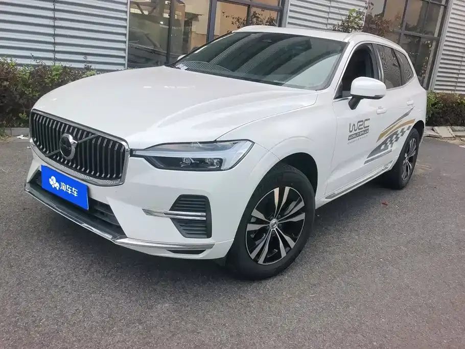 Volvo XC60 B5 AWD Smart Luxury Edition 2025