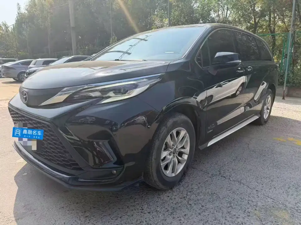 Toyota Granvia 2.5L Hybrid Comfort 2024