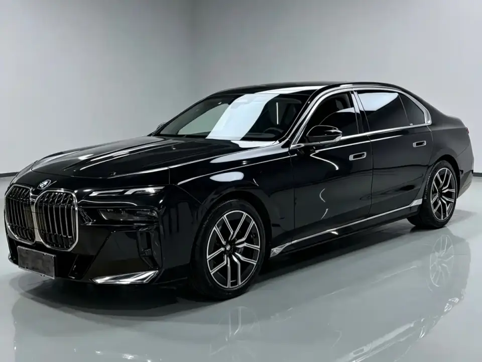 BMW 7 Series 735Li M Sport Package 2026