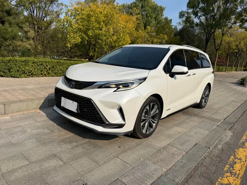 Toyota Granvia 2.5L Hybrid Prestige PLUS Edition 2023