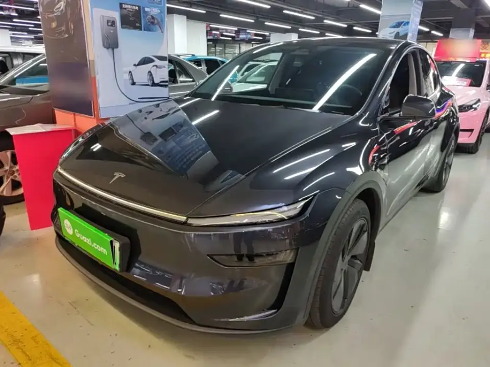 Tesla Model Y Rear-Wheel Drive 2025