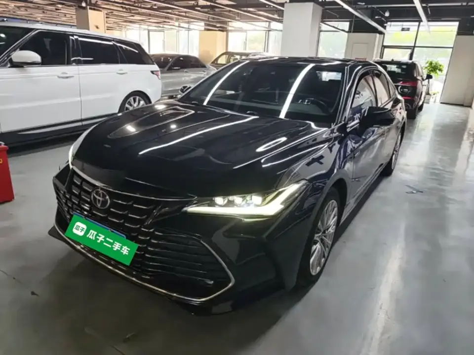 Toyota Avalon Hybrid 2.5L XLE Premium Edition 2022