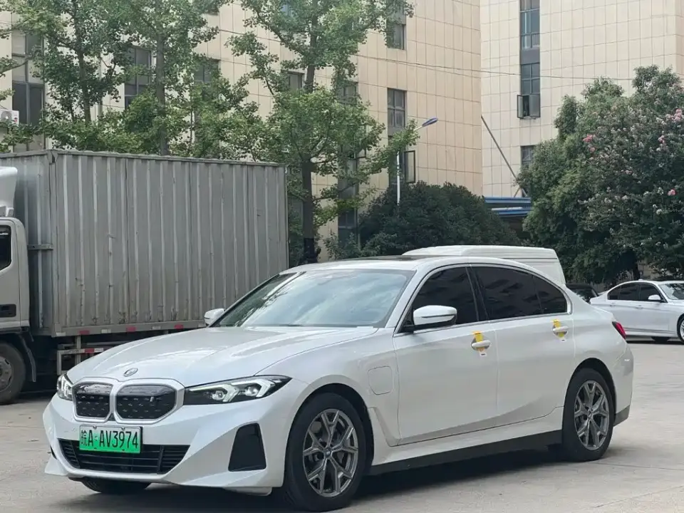 BMW i3 eDrive 35 L 2024