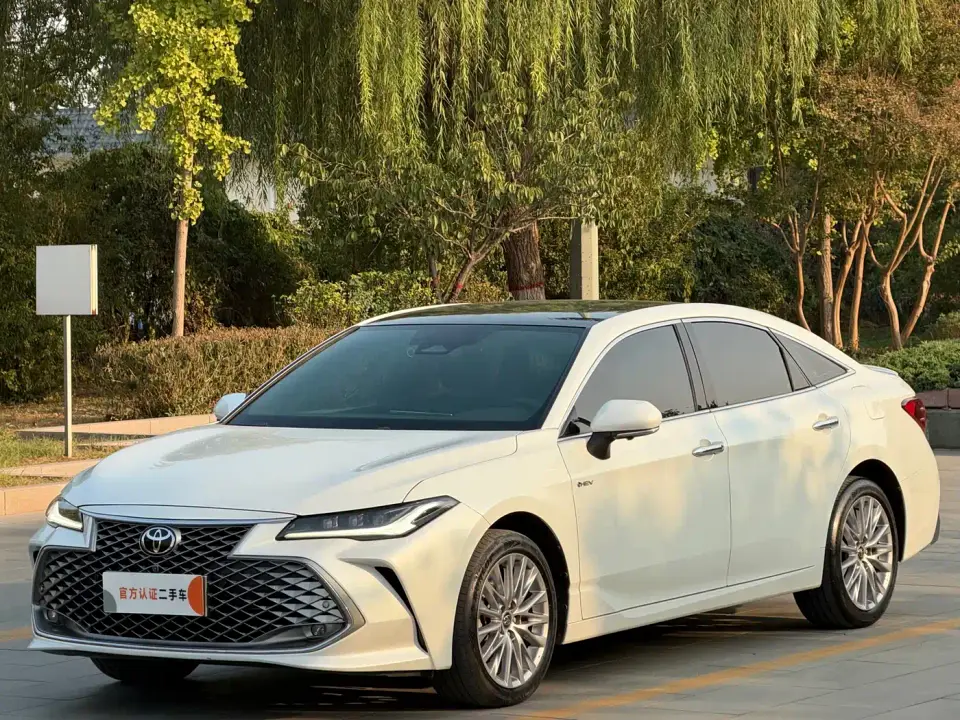 Toyota Avalon Model Hybrid 2.5L XLE Prestige Edition 2025