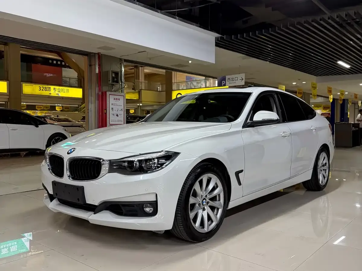 BMW 3 Series GT 320i Fashion 2019 — фото 2