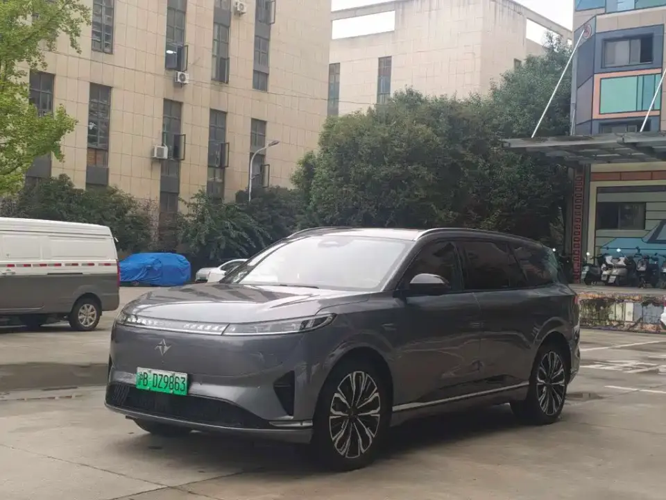 Dongfeng Yipai eπ008 BEV Base Model (5-seater) 2025