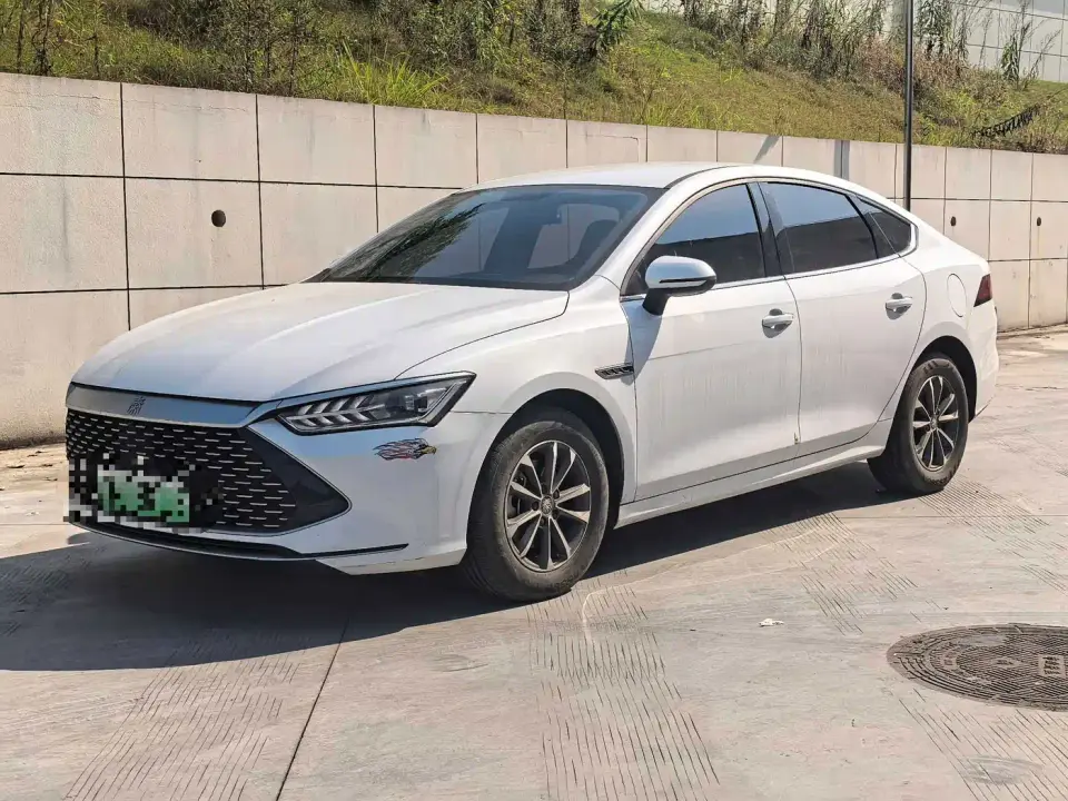 BYD Qin PLUS Glory Edition DM-i 55KM Leading 2024