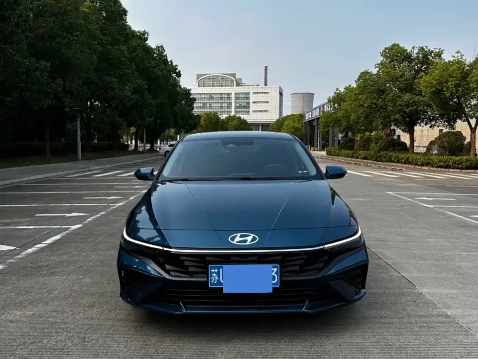 Hyundai Elantra 1.5L CVT LUX Premium Edition 2024