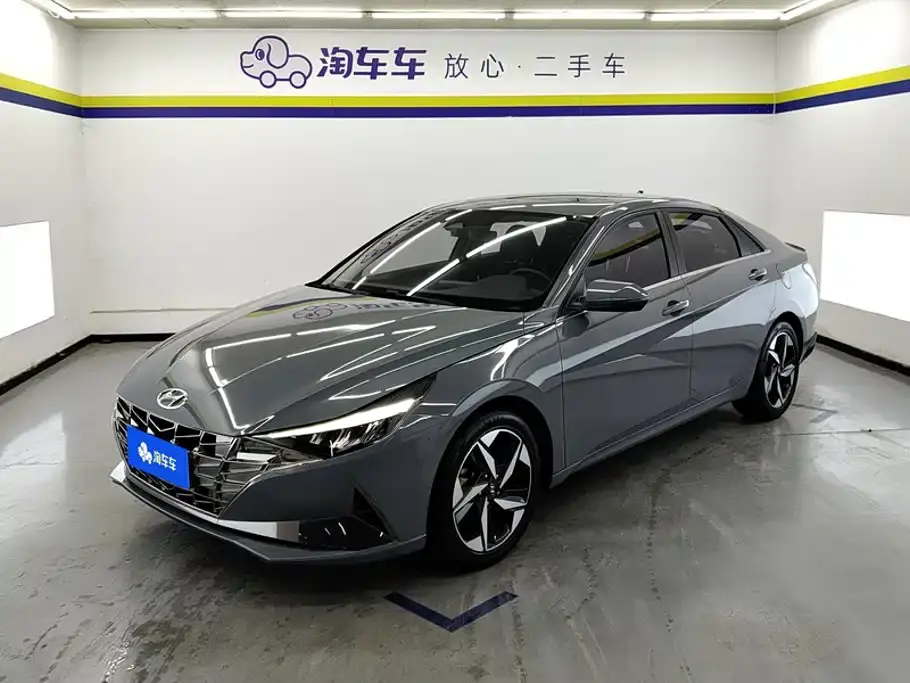 Hyundai Elantra 240TGDi DCT LUX Premium Edition 2021