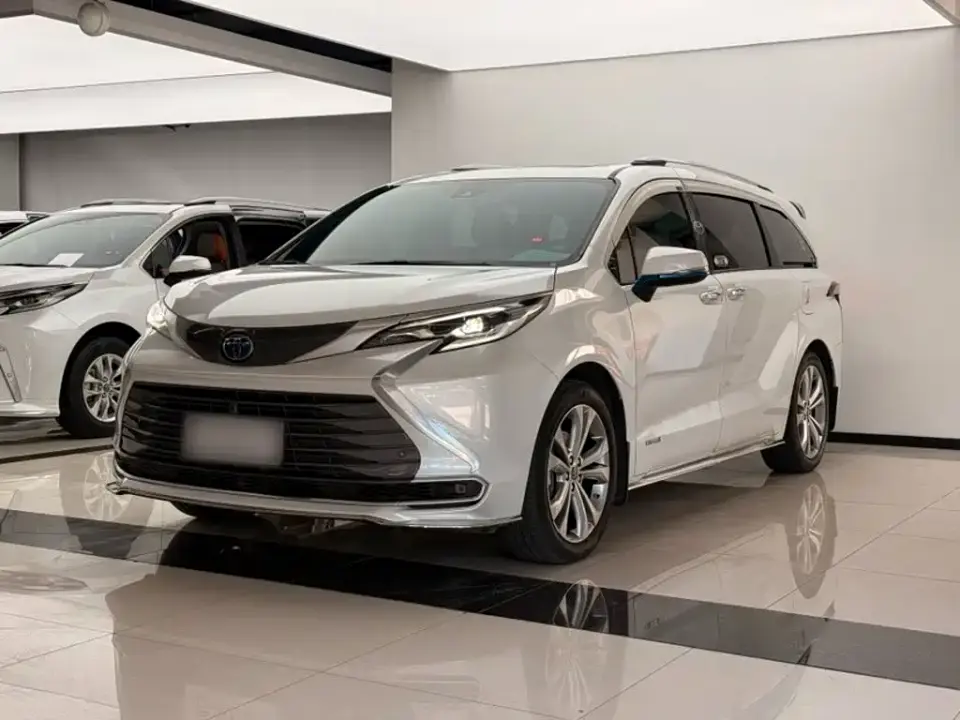 Toyota Sienna 2.5L Hybrid Premium Edition 2024