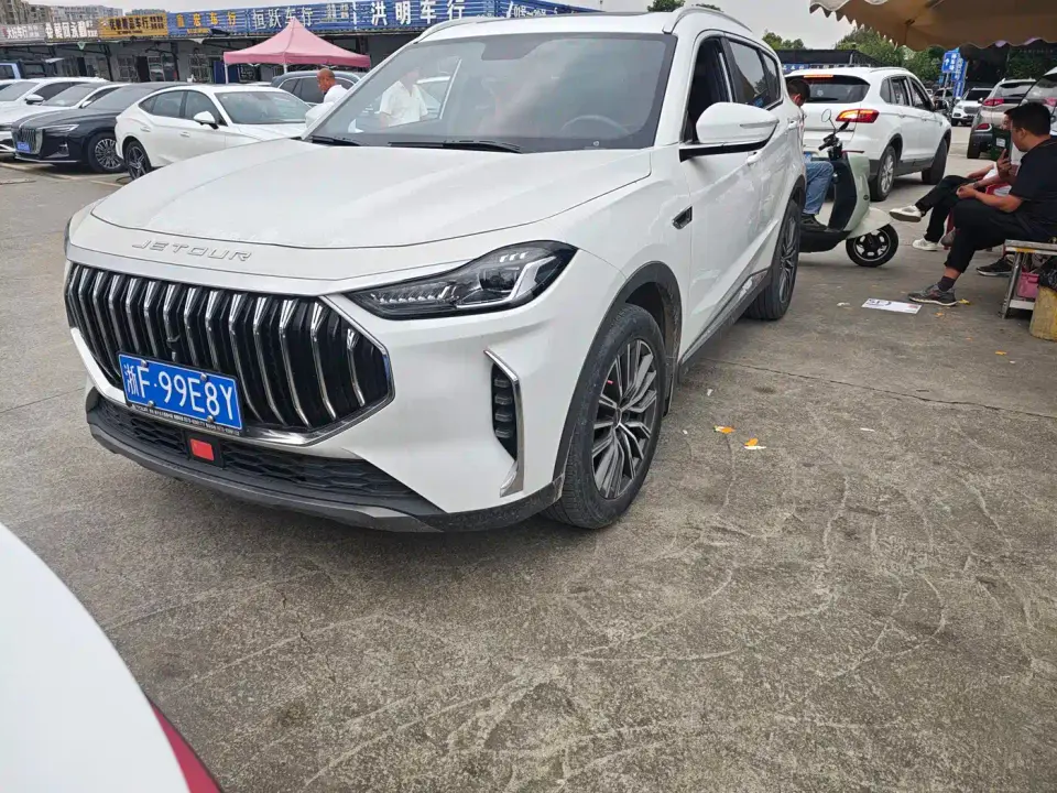 Jetour X70 PLUS 1.6T DCT Champion PRO 7-seater 2023