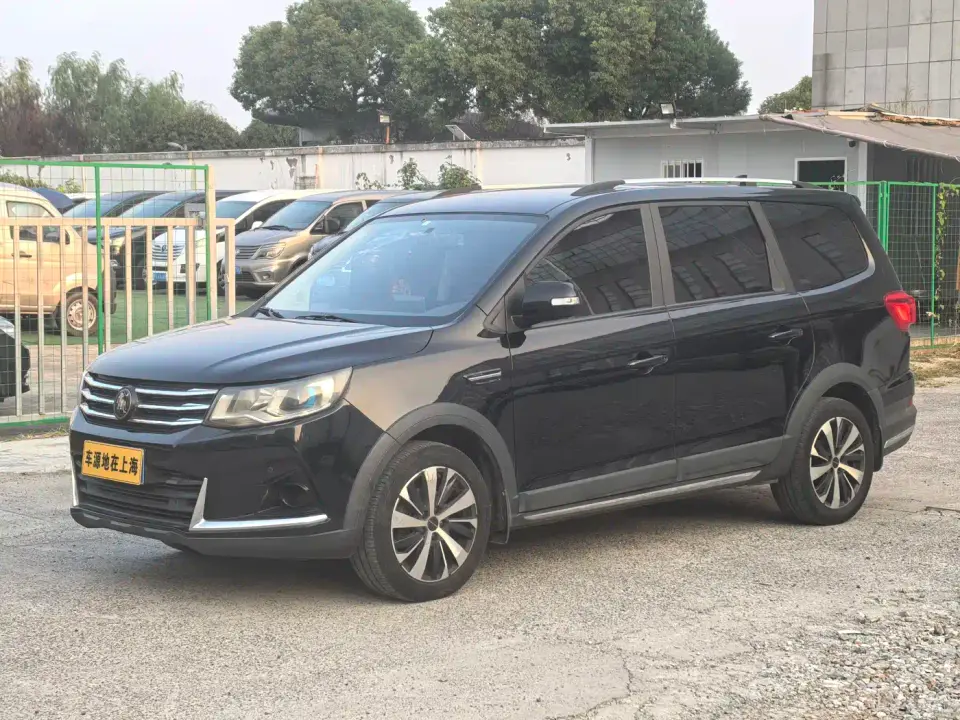 Dongfeng Fengxing Fengxing SX6 1.6L Manual Luxury 2021